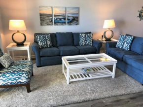 Unit 304 Beachfront, Full Ocean View, Balcony & Daily Beach Umbrella & Chairs